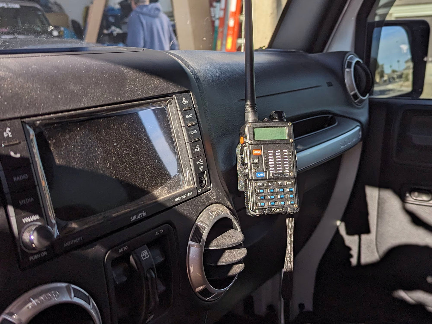 Fits 2011-18 Jeep Wrangler JK CB/MIC/Handheld Radio Dash Mount - No Drill